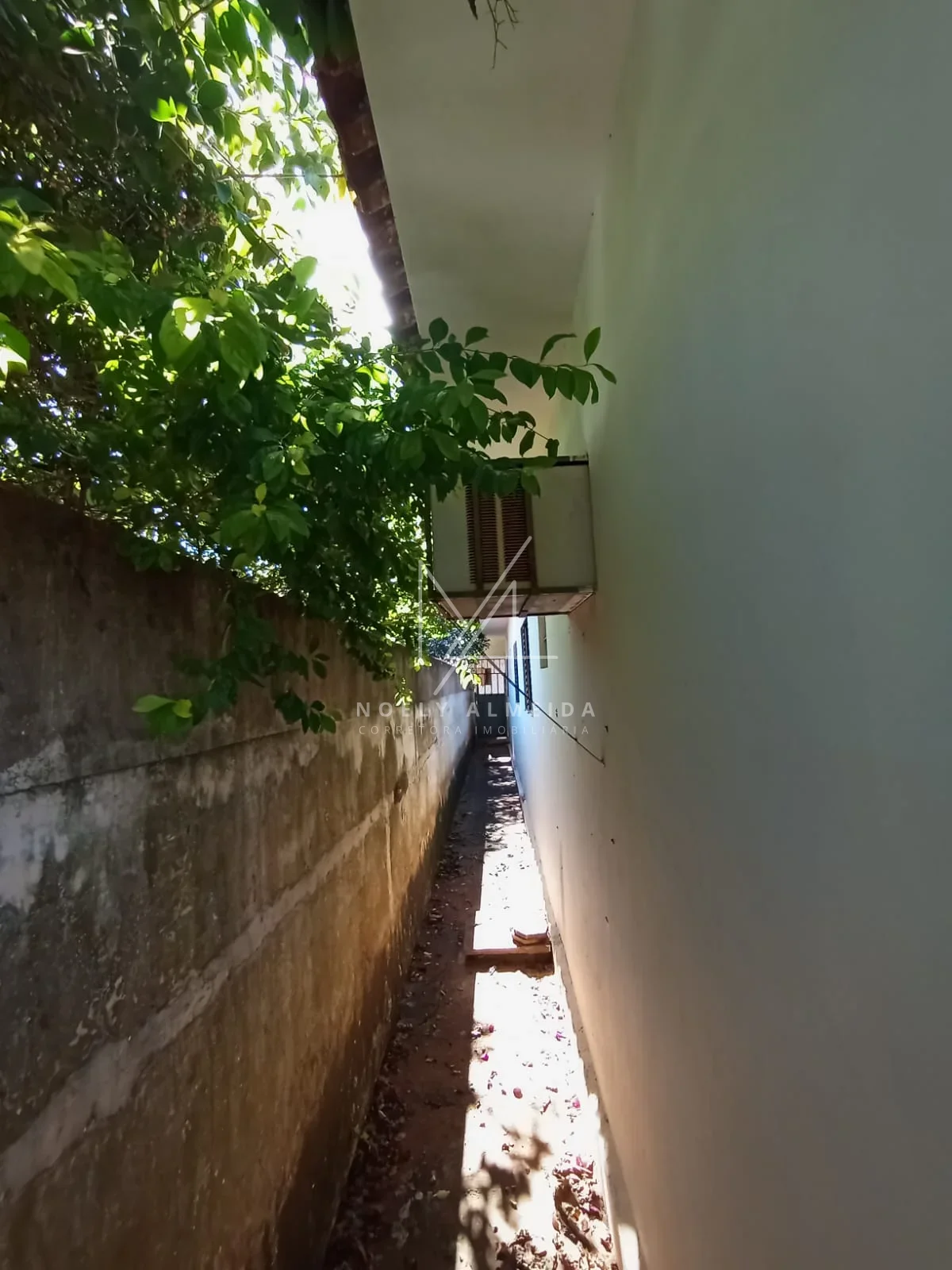 Casa a venda no centro de Presidente Epitácio. — foto 0
