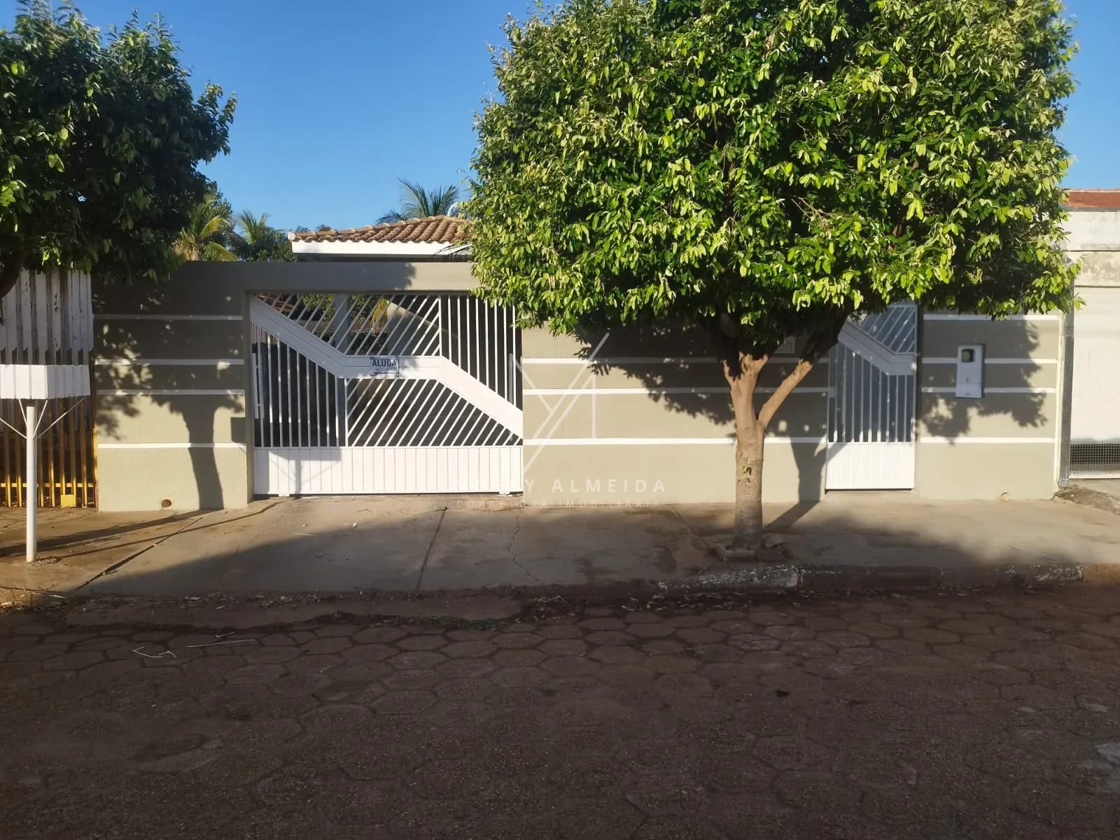 CASA LINDA COM 3 QUARTOS NO CENTRO DE PRESIDENTE EPITACIO